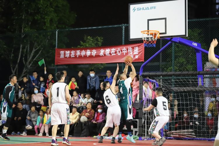以活泼