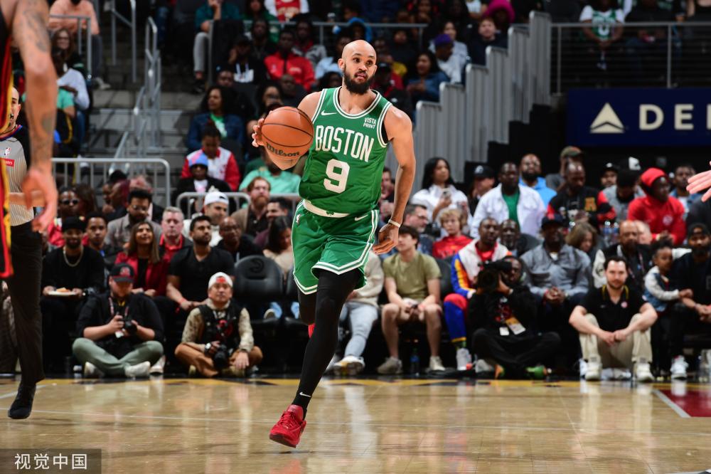 背景是球场 背景是球场