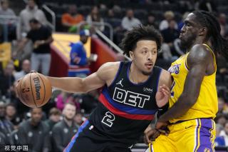 导致两名相 导致两名相