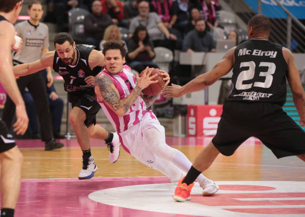 既向队内传 既向队内传